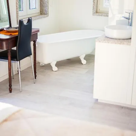 Fonte Velha Casteloes (Porto)