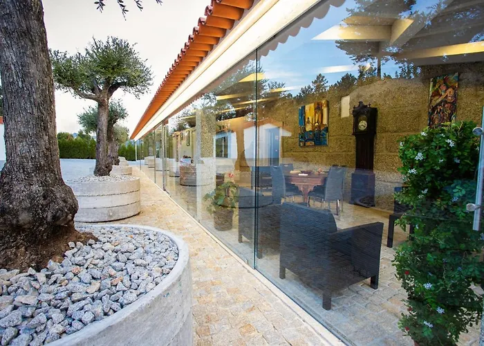 Fonte Velha Casteloes (Porto)